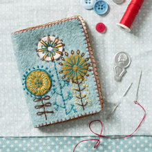 Load image into Gallery viewer, Needle Case Felt Craft Kit