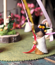 Load image into Gallery viewer, Maypole and Dancers Craft Kit