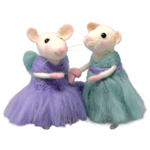 Load image into Gallery viewer, Poppy and Daisy Mice Needle Felting Kit