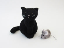 Load image into Gallery viewer, Wee Felt Cat and Mouse Complete Sewing Kit