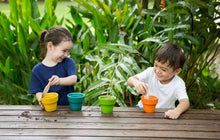 Load image into Gallery viewer, Garden Flower Pot Set - PlanToys
