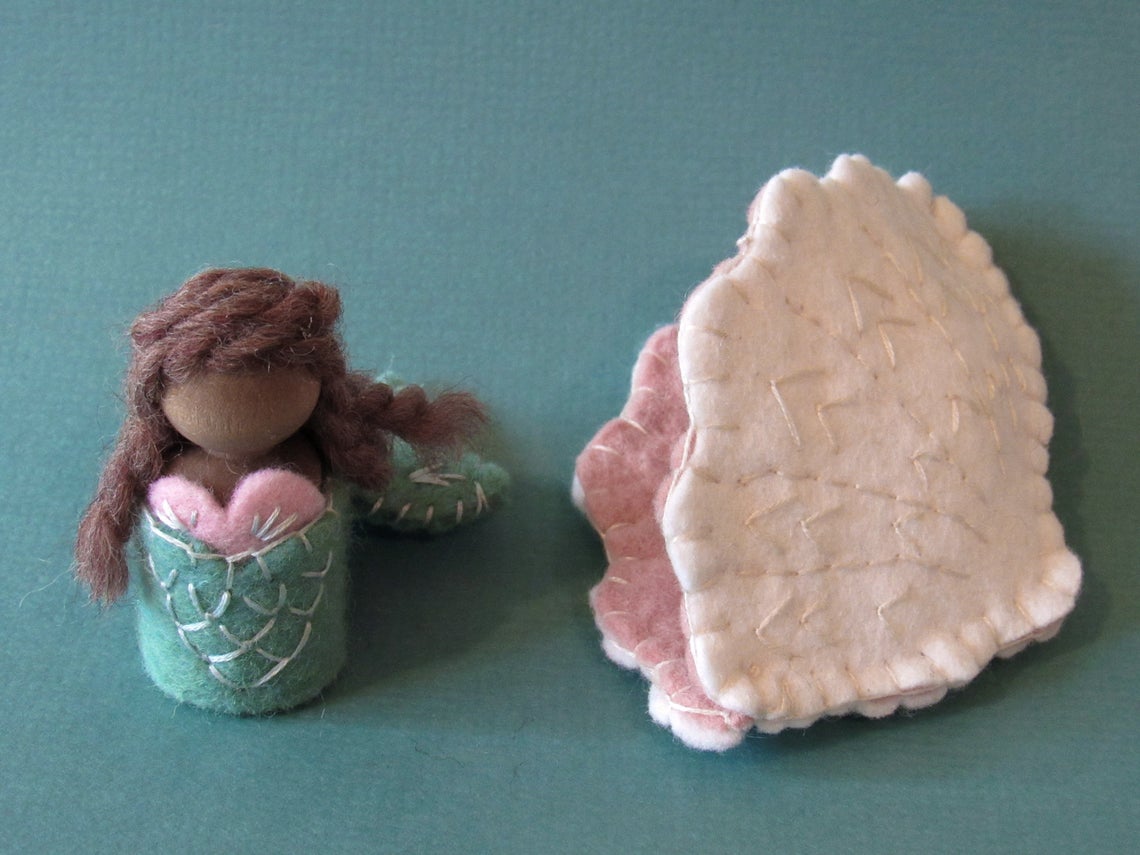 Wee Felt Mermaid and Clamshell Bed Complete Sewing Kit